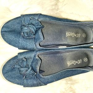 Slip on, no tie Tennis Shoes!